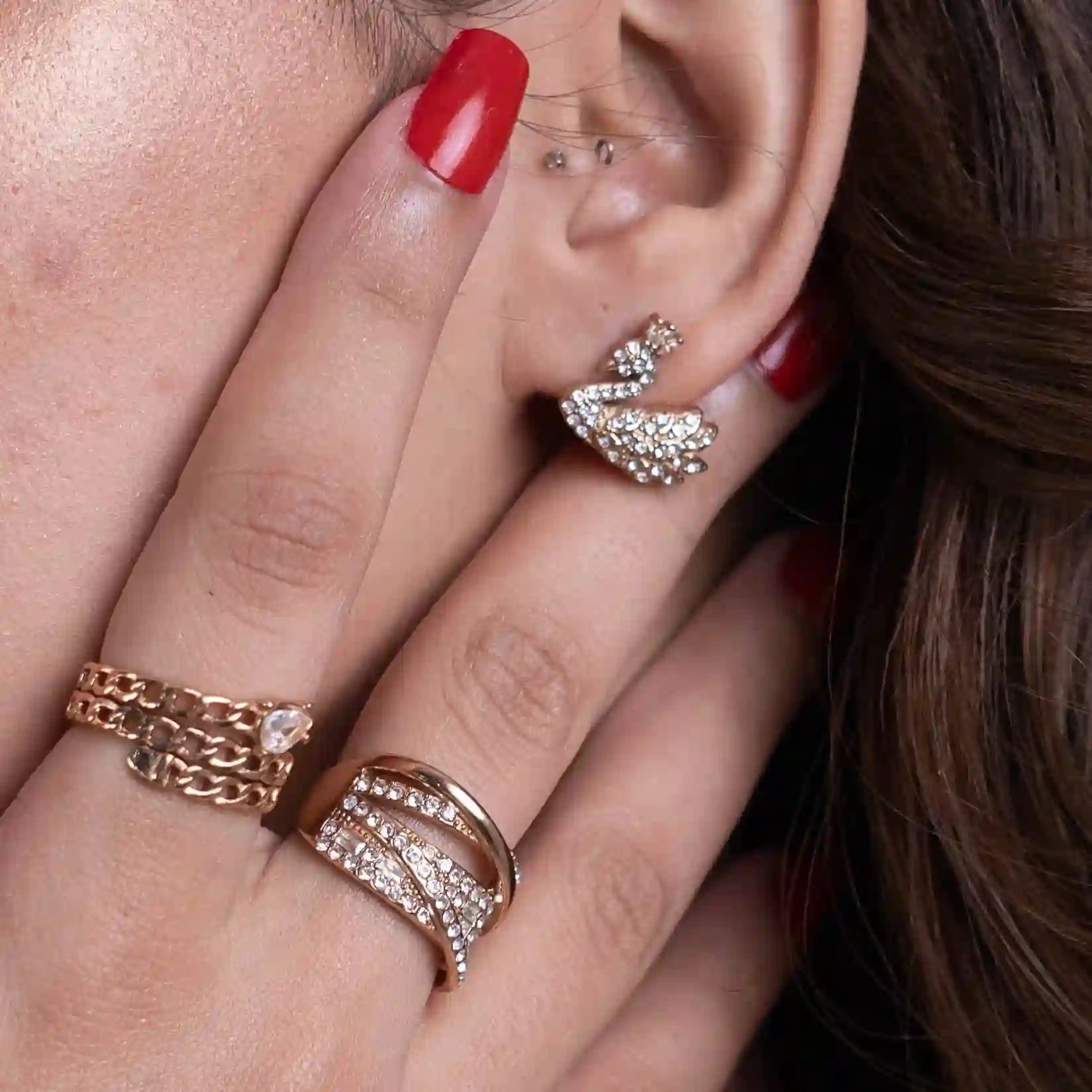 Swansee Studs