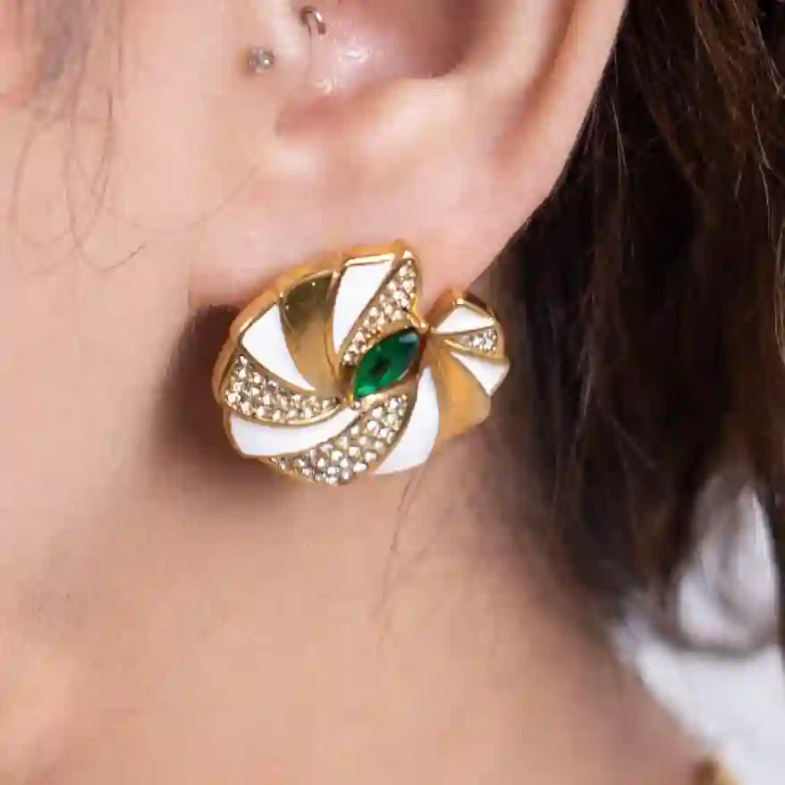 Sangria Studs