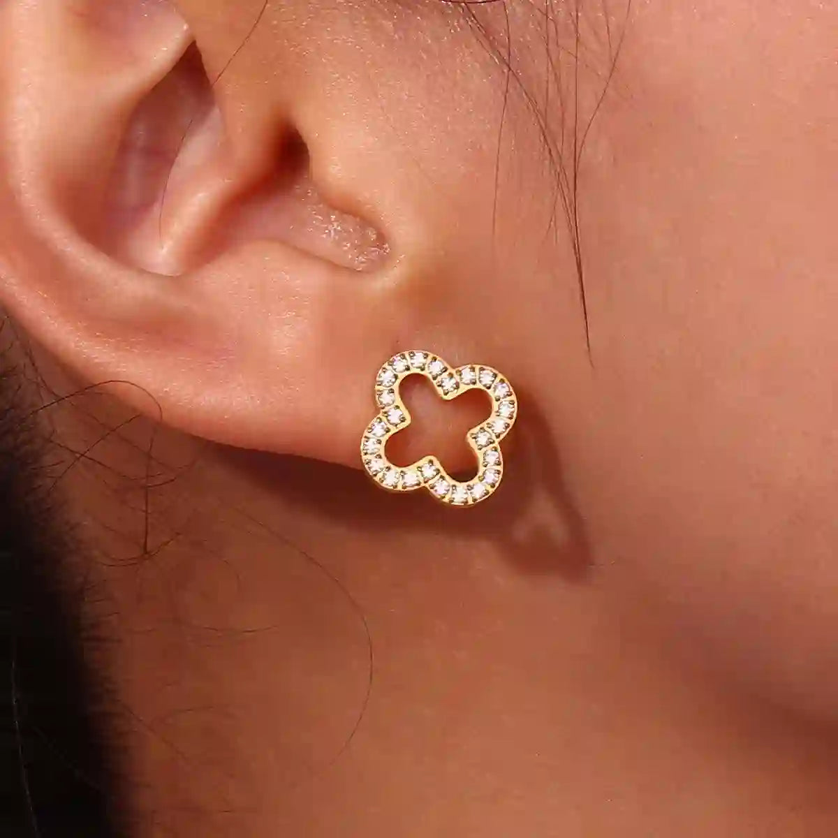 Hollow Clover Studded Studs