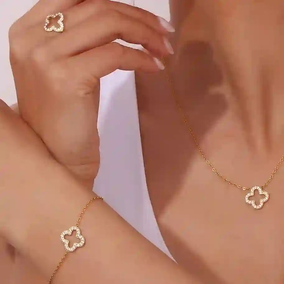 Hollow Clover Ring