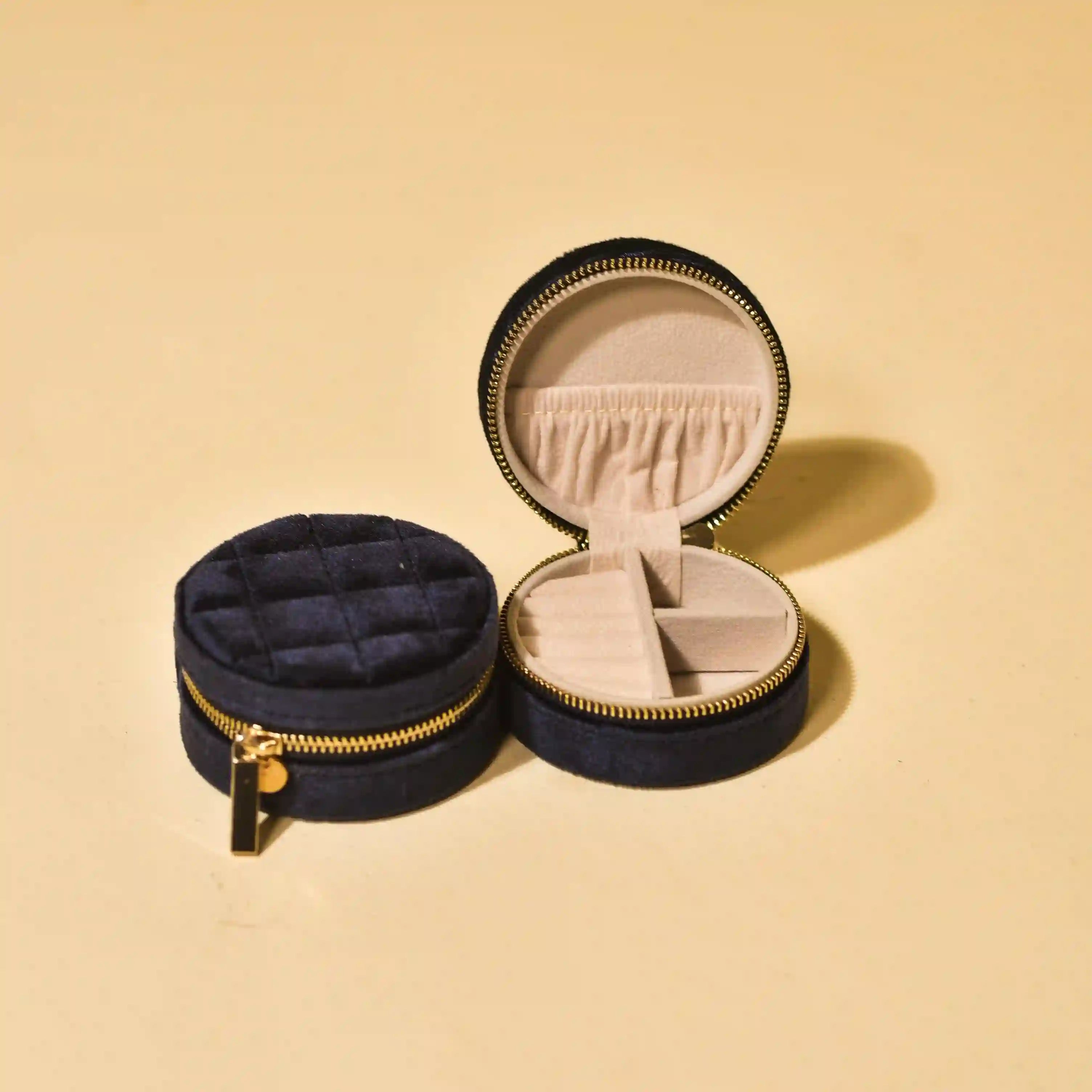 Mini Velvet Jewelry case